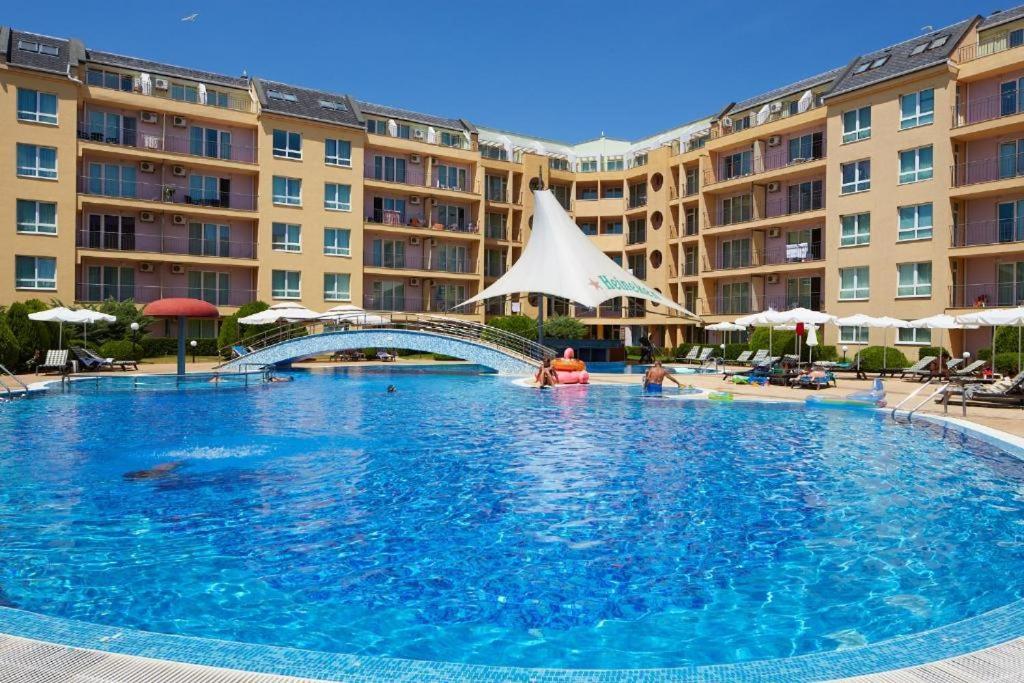 Pollo Resort, Summer Wind Apartaments ซันนีบีช ภายนอก รูปภาพ